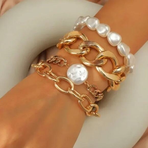Stack of 4 chunky bracelets and Pearls - Picture 2 of 2